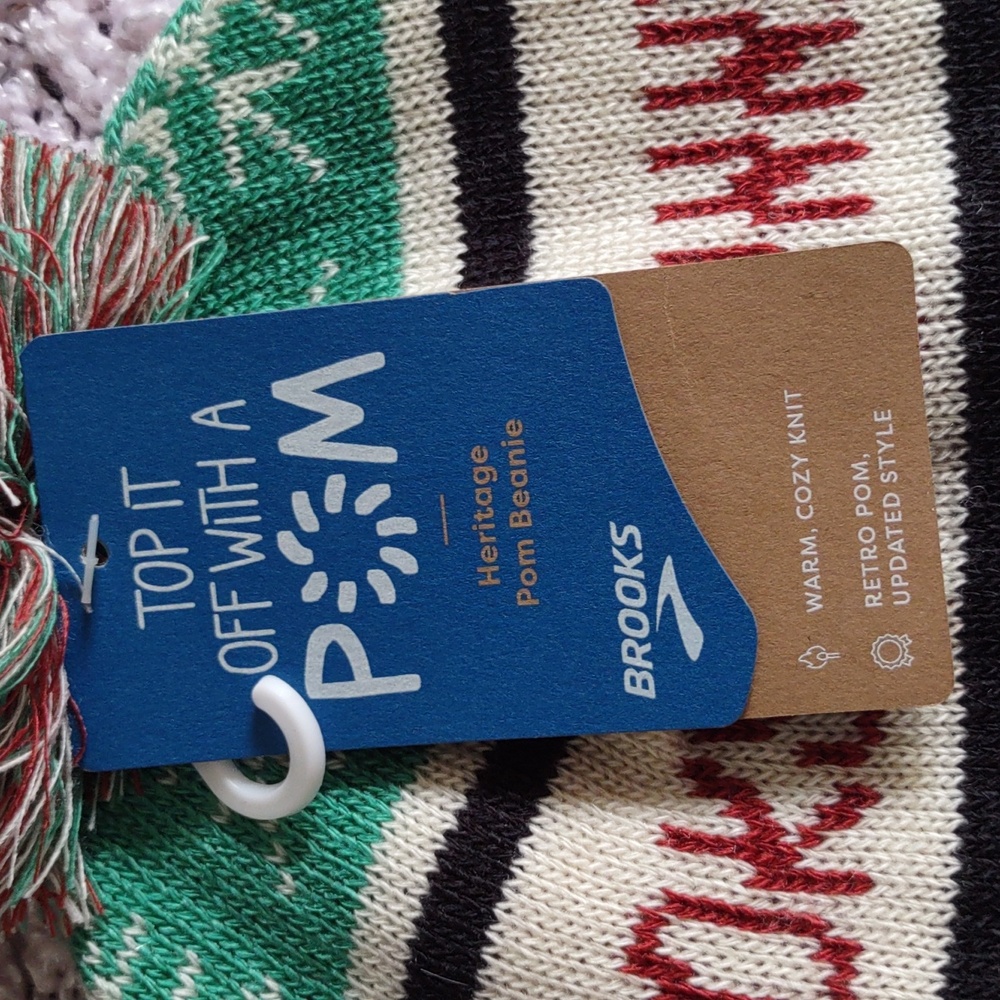 Brooks Heritage Run Merry Pom Beanie OSFA - Picture 3 of 11